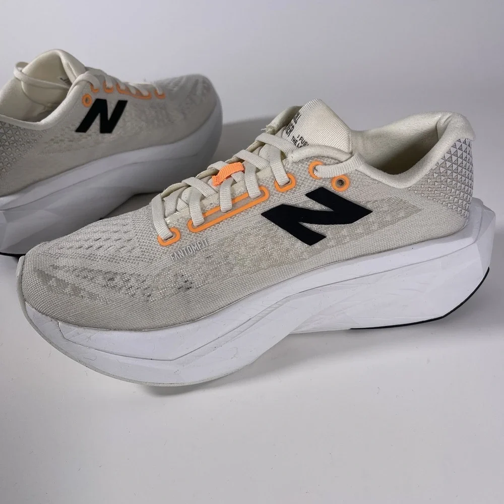 New Balance FuelCell SuperComp Trainer v3 Sea Salt/Red/Black, Women 9.5 Chunky